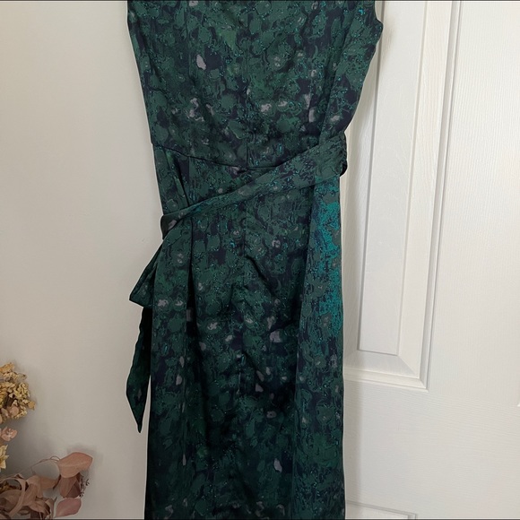 Dress. - Picture 2 of 3